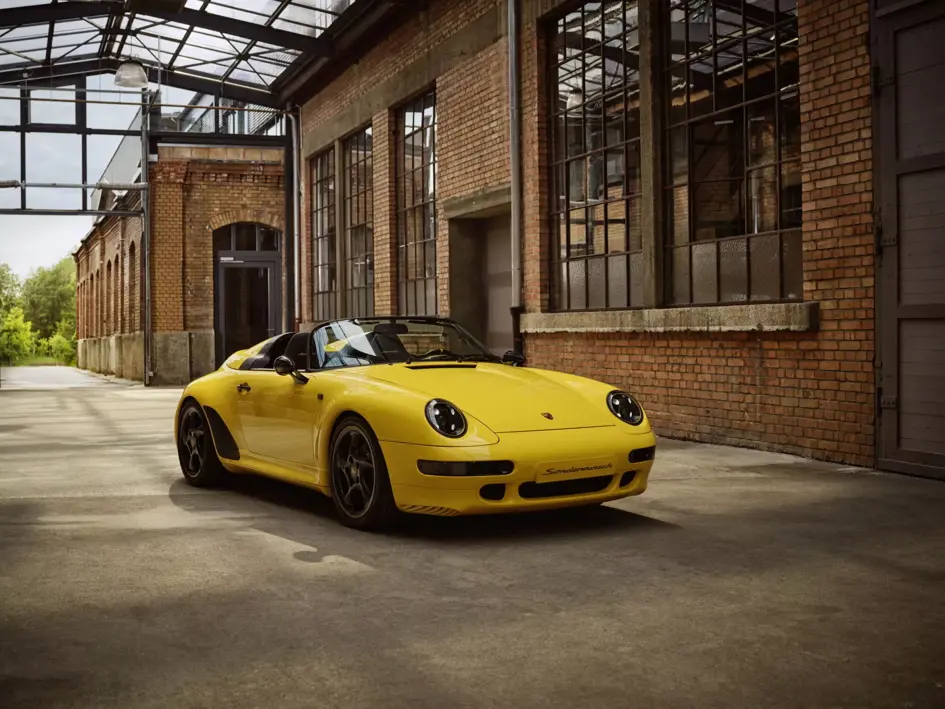 Porsche 993 Speedster yellow