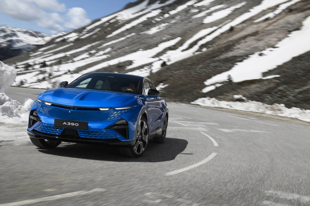 Alpine Alpine A390 revealed: all-electric sport fastback channels A110 spirit ...