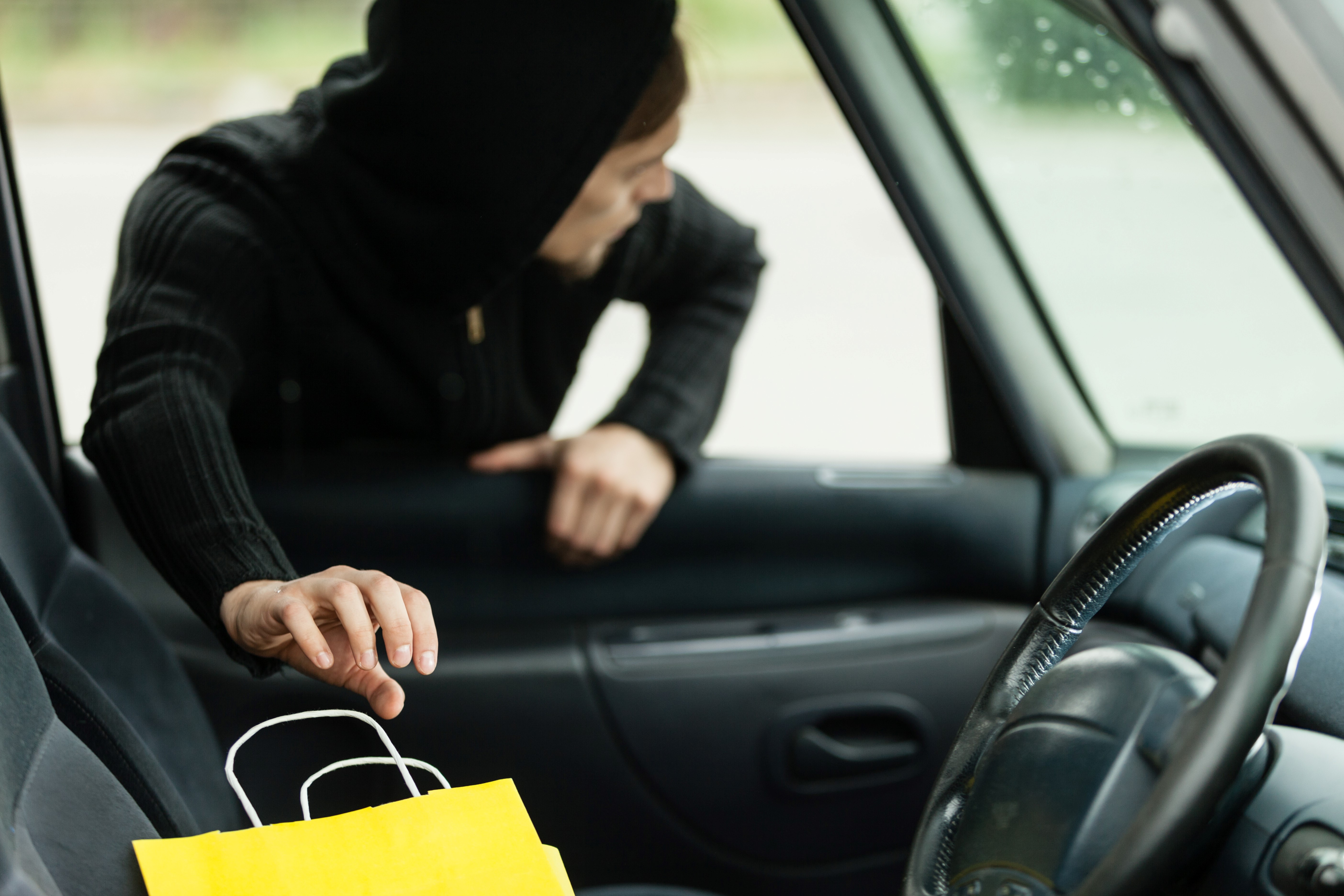 Car Security Risks 7 top tips for car safety and security - Driven Car Guide