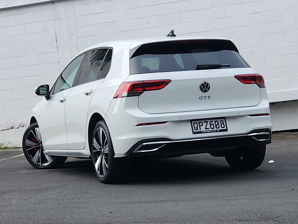 Volkswagen Golf GTE.