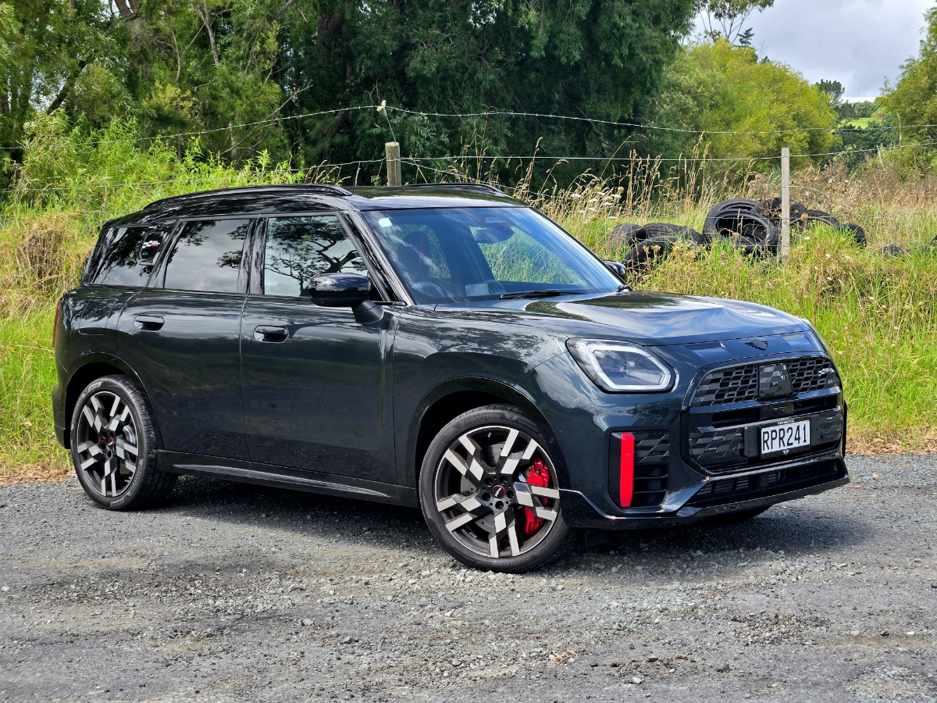 Mini JCW Countryman.