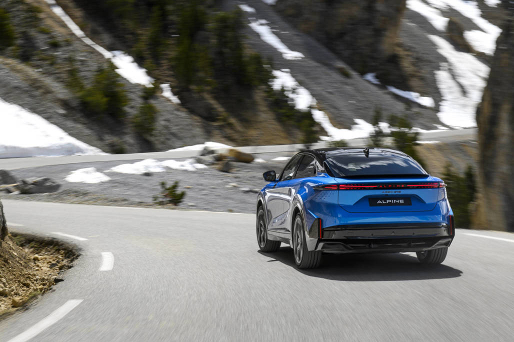 Alpine Alpine A390 revealed: all-electric sport fastback channels A110 spirit ...