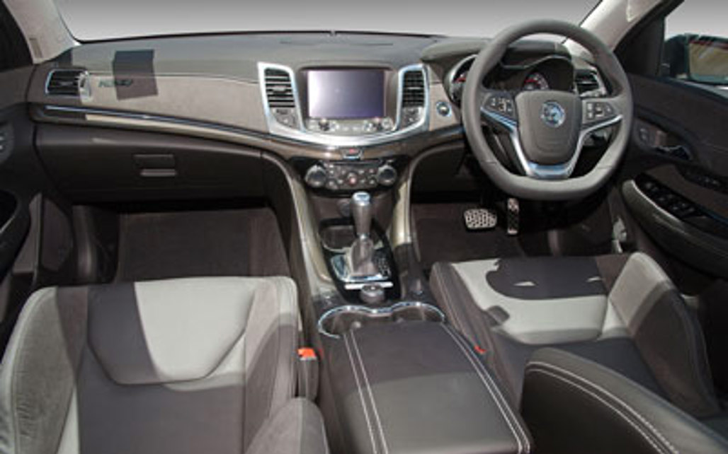 HSV SENATOR 2017 4-Door Sedan