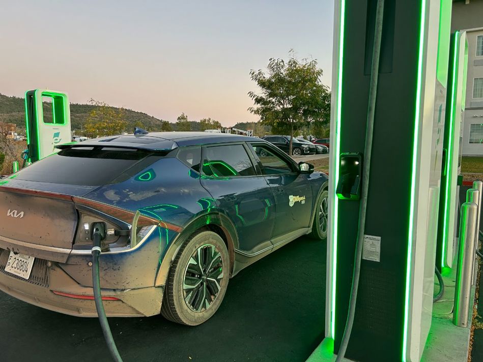 Kia EV6 on Route 66.