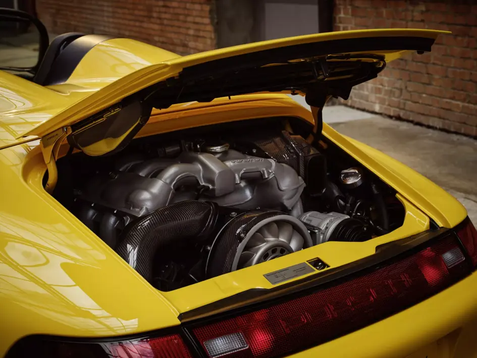 Porsche 993 Speedster yellow