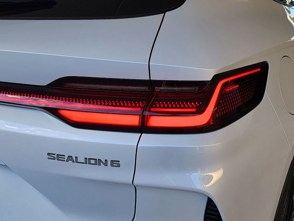 BYD Sealion 6 Dynamic PHEV.