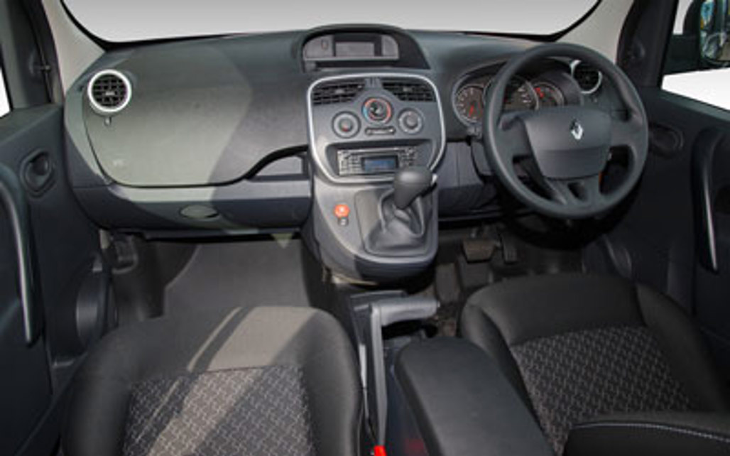RENAULT KANGOO 2019 5-Door People Mover 5CV MAXI_
