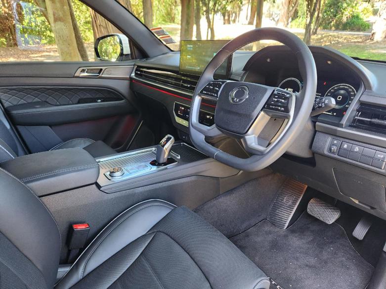 SsangYong Rexton interior