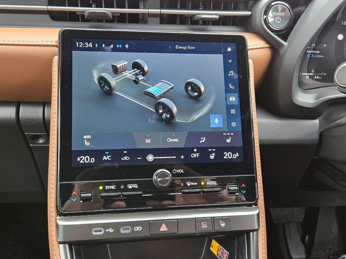 Lexus LBX Relax.