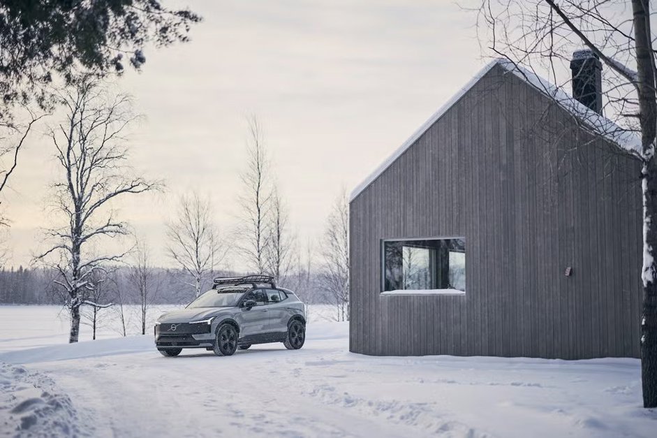 2026 Volvo EX30 Cross Country