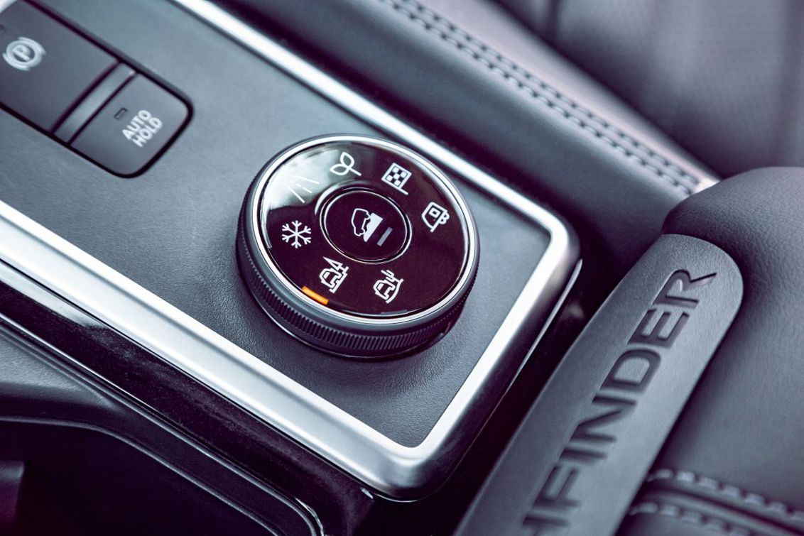 Nissan Pathfinder Ti-L.