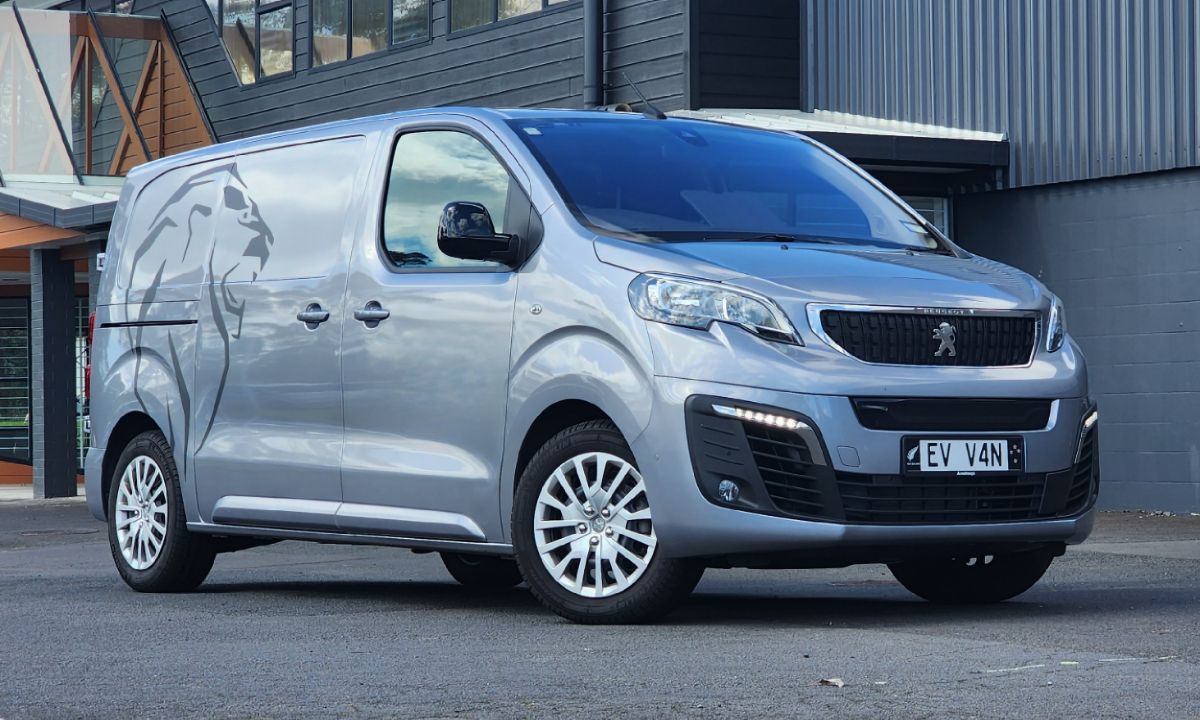 Peugeot Expert Delivery Van review