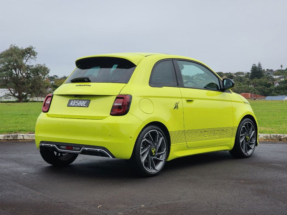 Abarth 500e Scorpionissima.