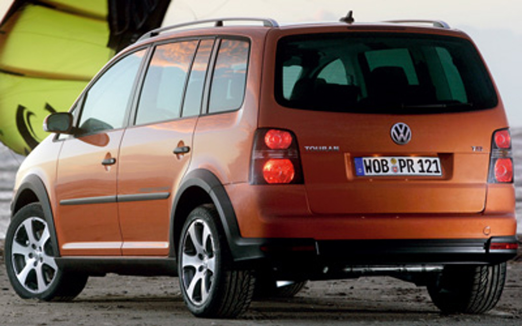 VOLKSWAGEN CROSSTOURAN 2007 5-Door People Mover