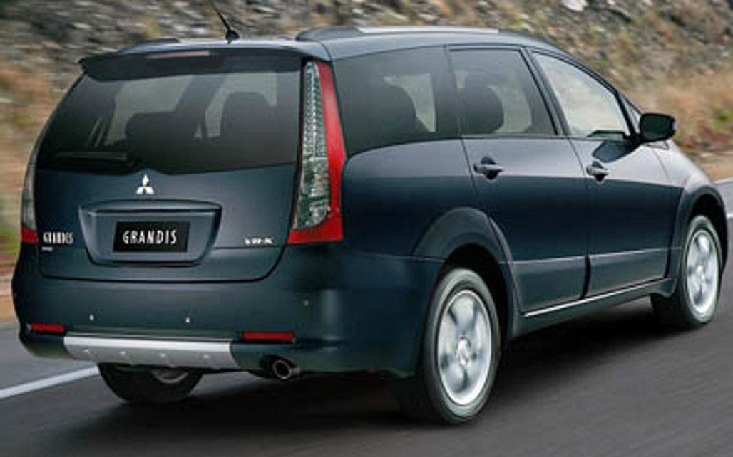 MITSUBISHI GRANDIS 2007 5-Door People Mover