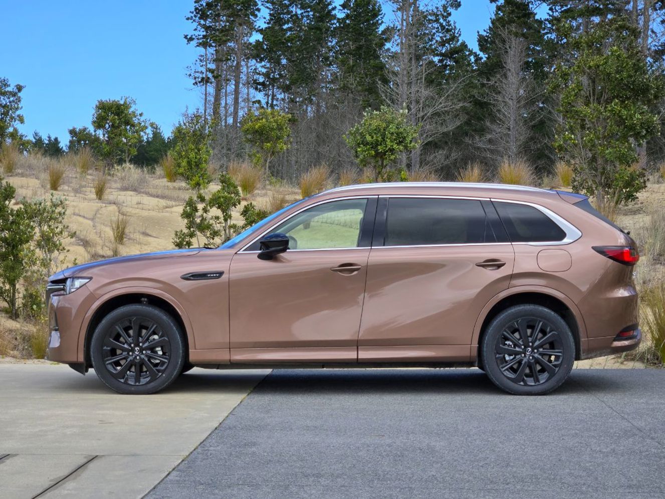 Mazda CX-80.