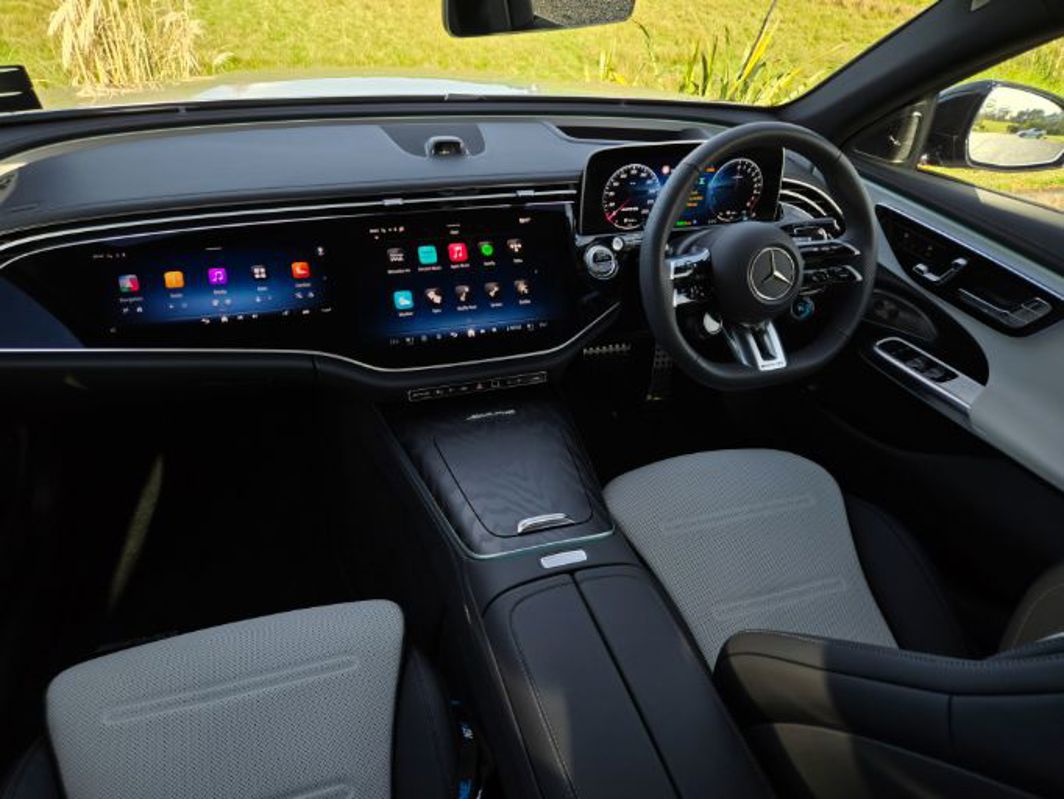 Mercedes-AMG E 53 PHEV.