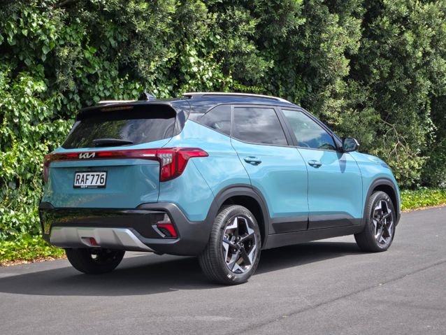 Kia Seltos EX.