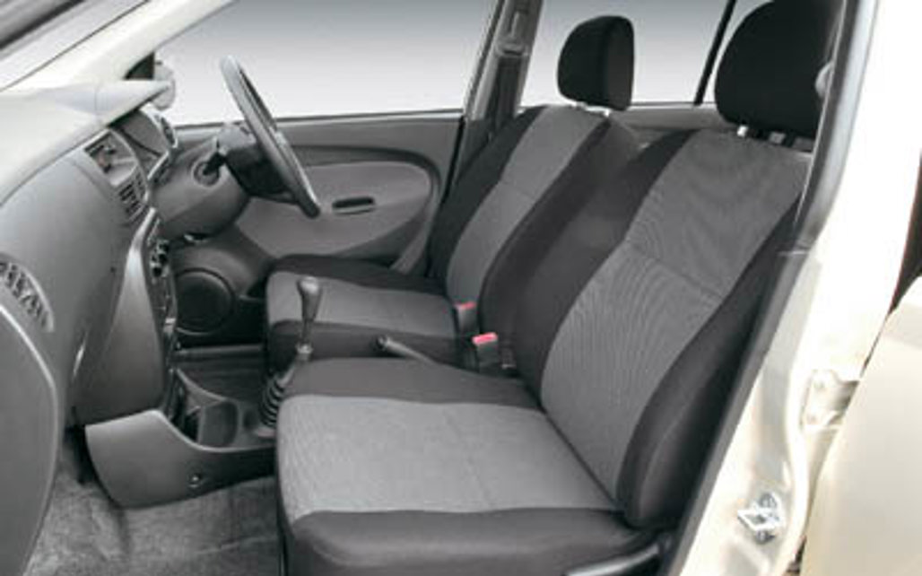 DAIHATSU CHARADE 2005 5-Door Hatchback