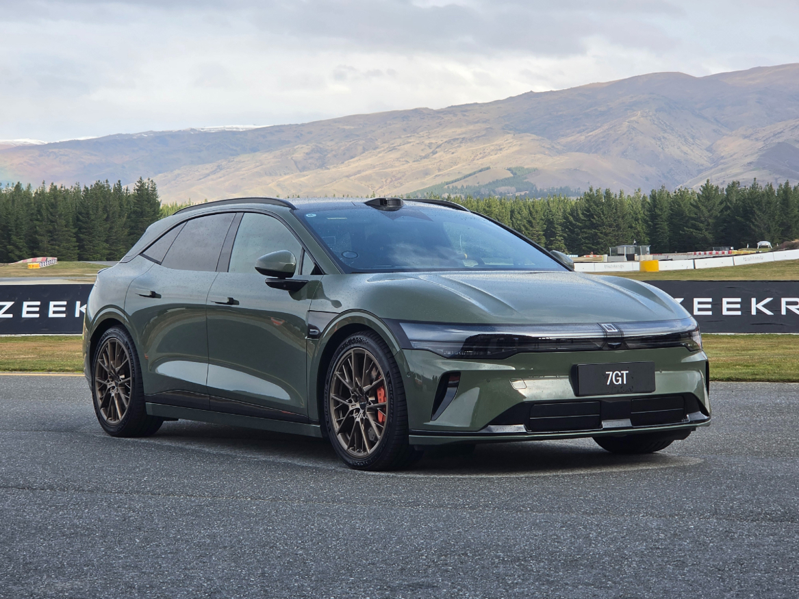 Zeekr 7GT.