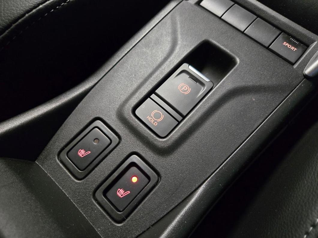 Suzuki Fronx GLX.