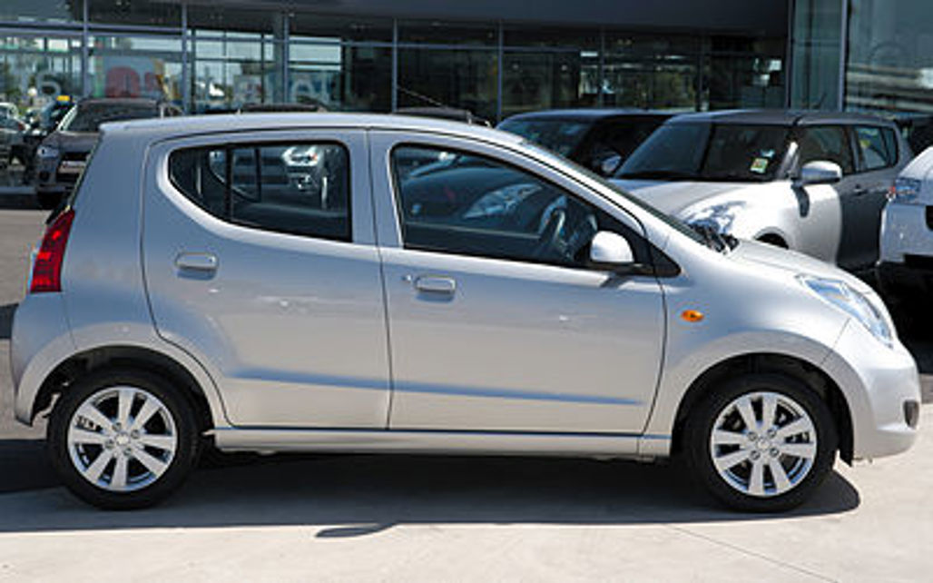 SUZUKI ALTO 2012 5-Door Micro Car