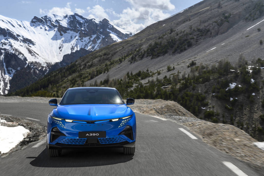Alpine Alpine A390 revealed: all-electric sport fastback channels A110 spirit ...