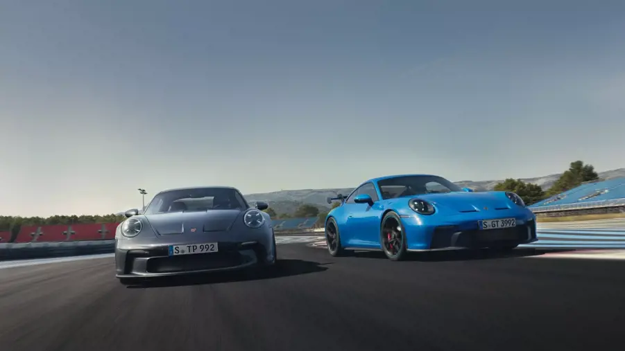 The outgoing Porsche 911 (992.1) GT3 and 911 GT3 Touring.