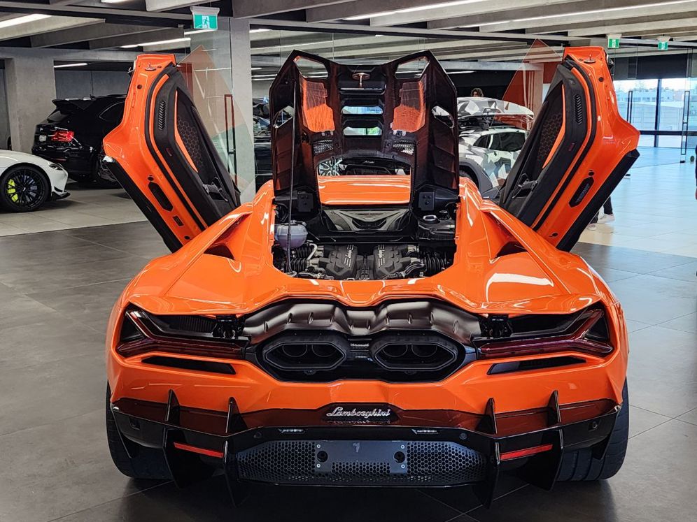Lamborghini Revuelto V12 PHEV.