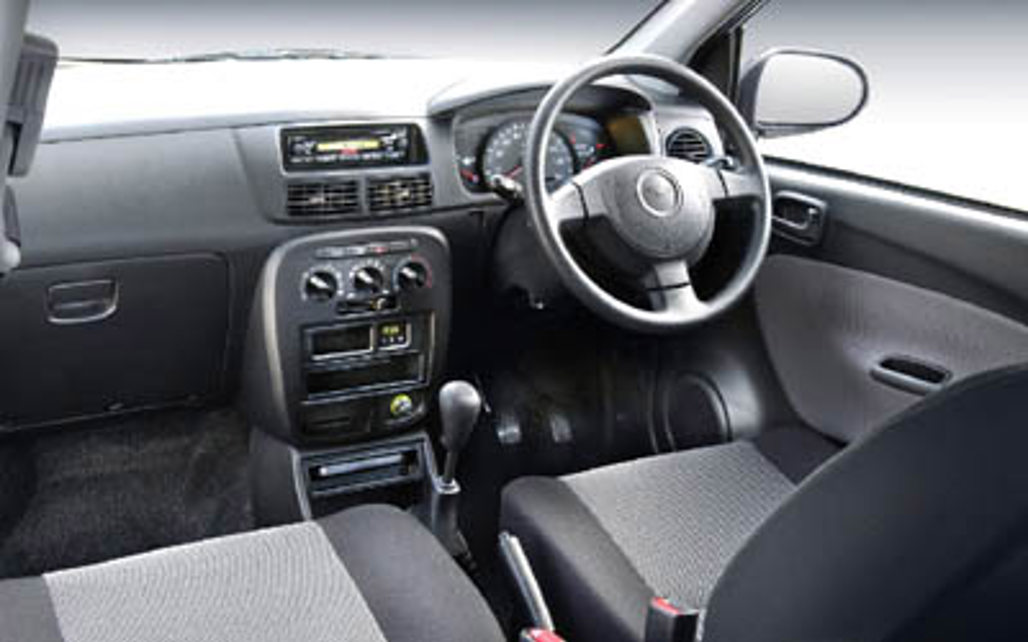 DAIHATSU CHARADE 2005 5-Door Hatchback