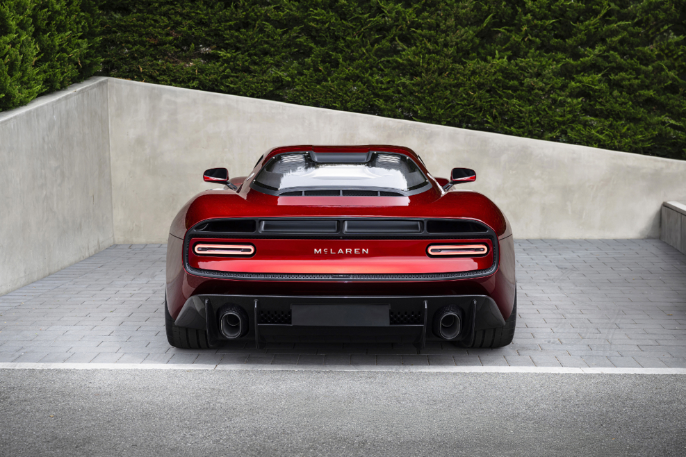 McLaren McL 6GT,