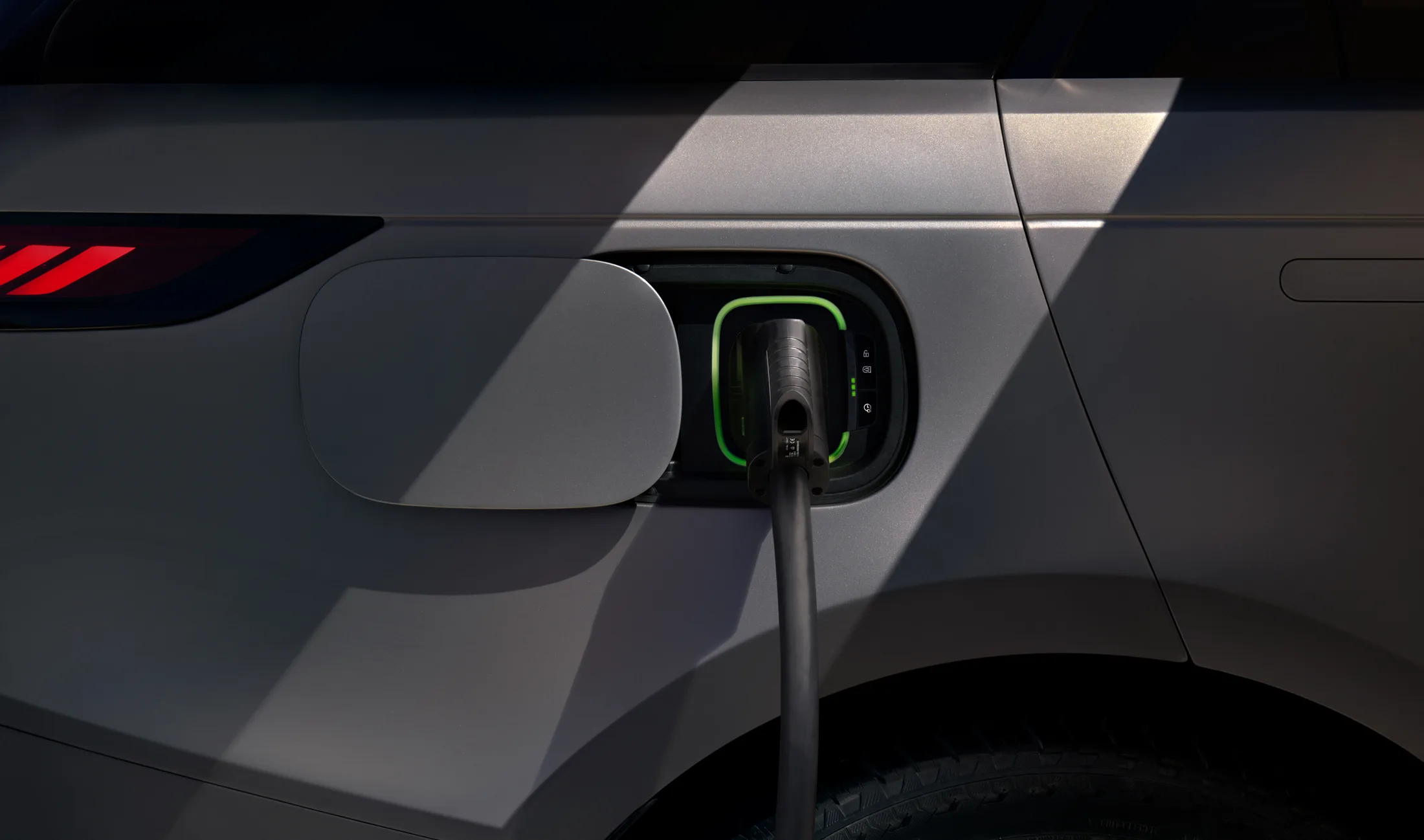Range Rover Sport Electric opens NZ orders with 609km range