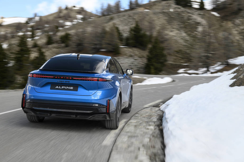 Alpine Alpine A390 revealed: all-electric sport fastback channels A110 spirit ...