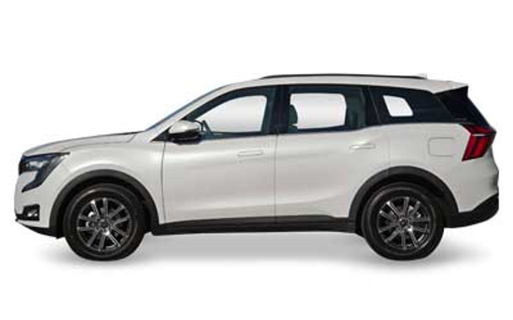 MAHINDRA XUV700 2023 5-Door SUV