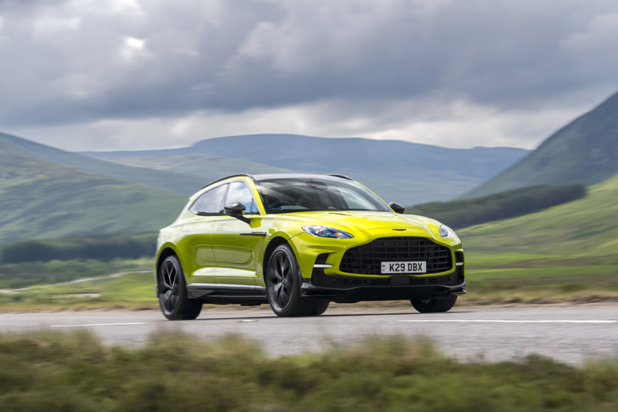 Aston Martin DBX707