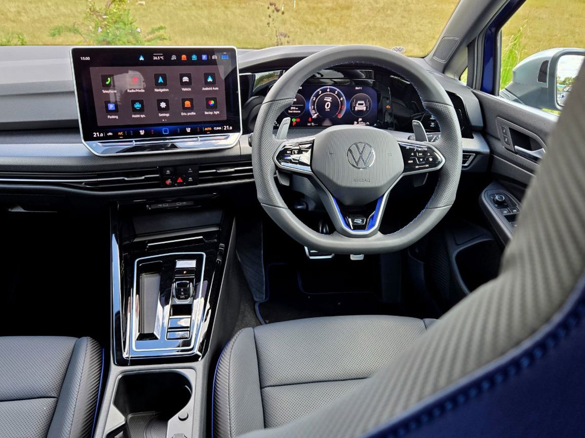 Volkswagen Golf R.