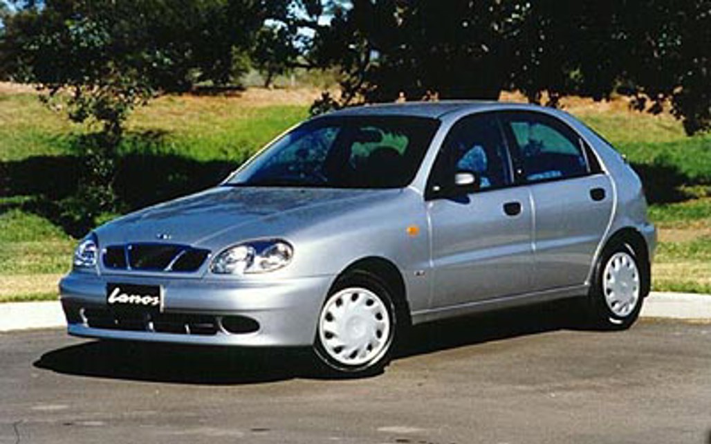 DAEWOO LANOS 1998 5-Door Hatchback