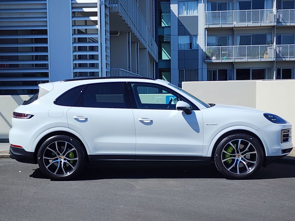 Porsche Cayenne E-Hybrid.