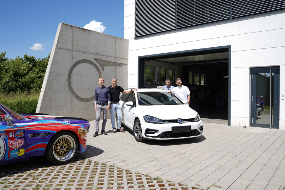 e-Revolt team