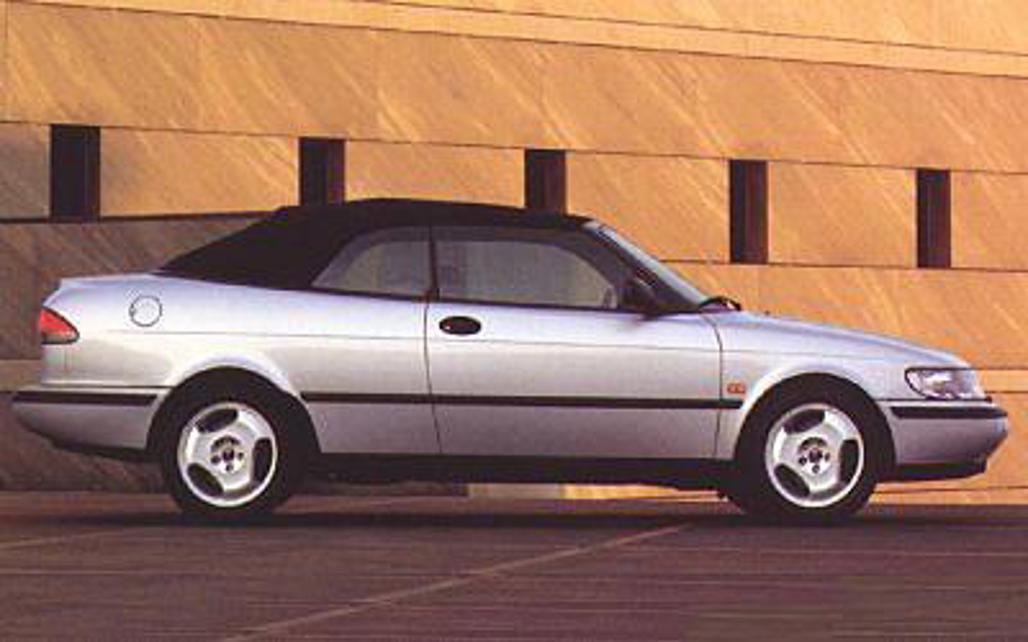 SAAB 900 1996 2-Door Sports