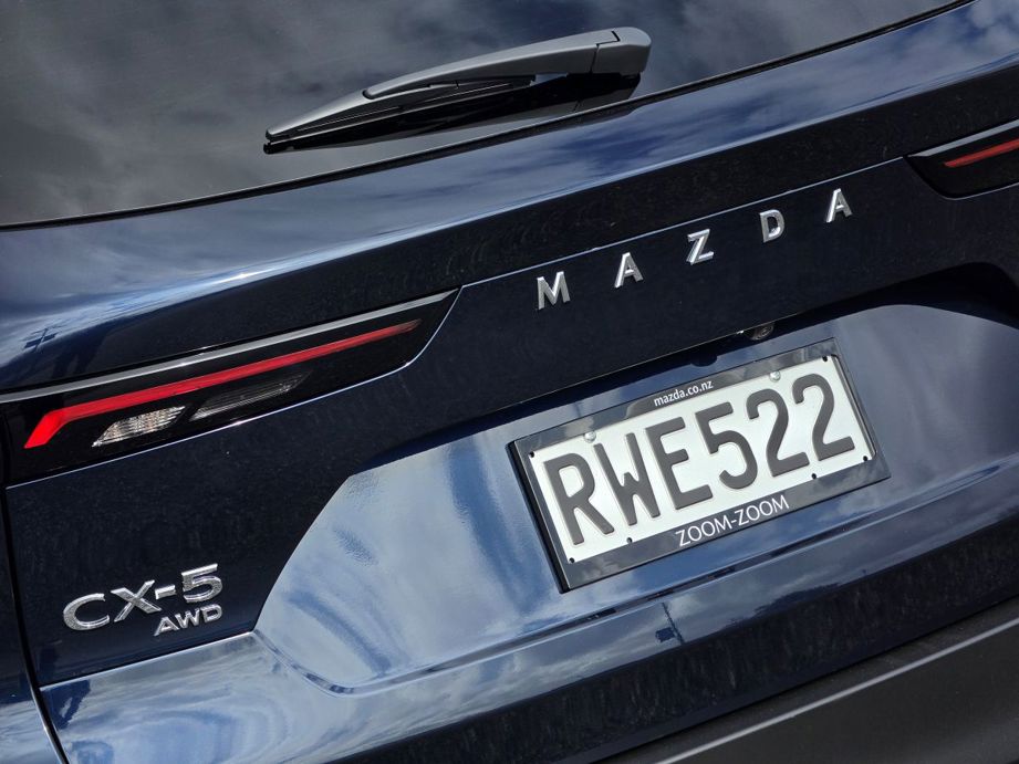 Mazda CX-5.