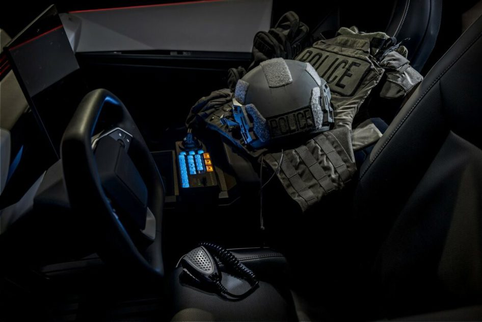 Tesla Cybertruck police ute