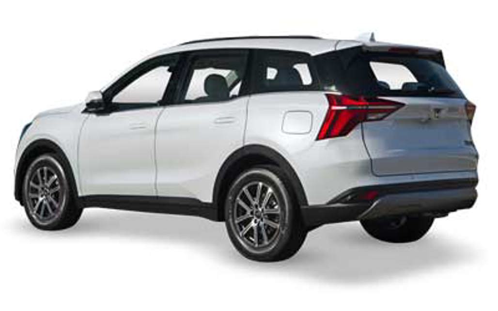 MAHINDRA XUV700 2023 5-Door SUV