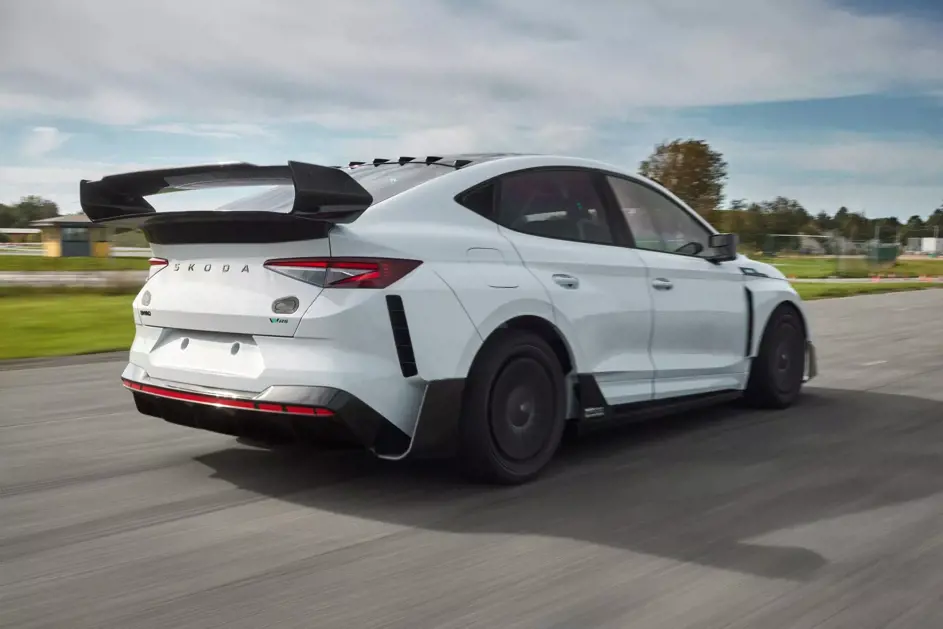 Skoda Enyaq RS Race concept