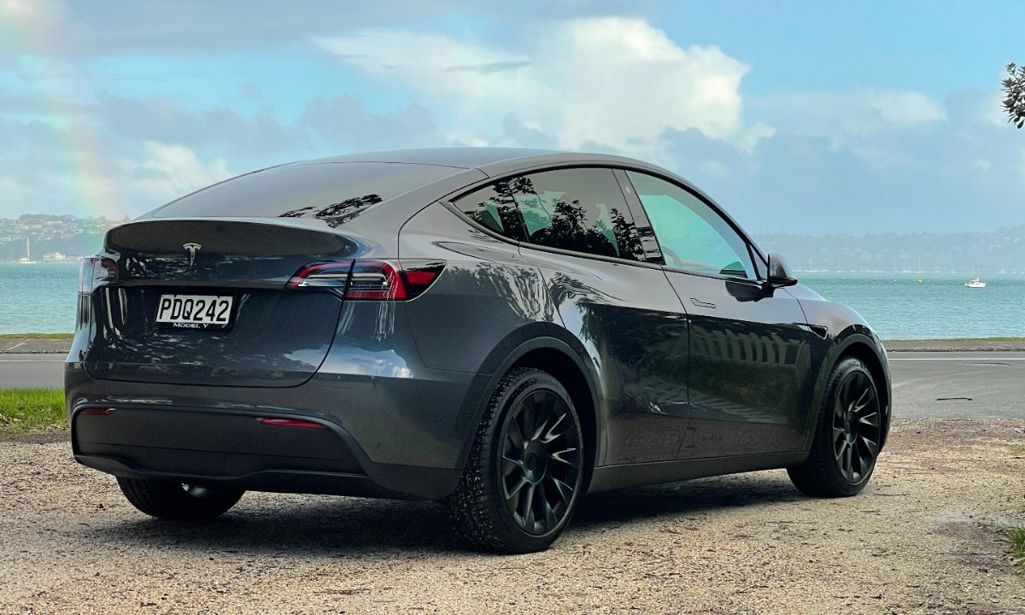 Tesla Model Y, class winner COTY 2023.