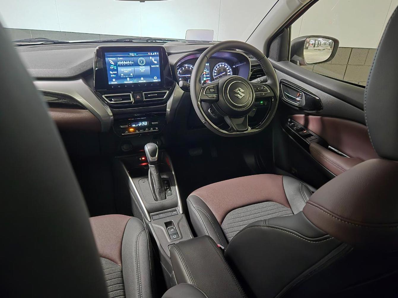 Suzuki Fronx GLX.