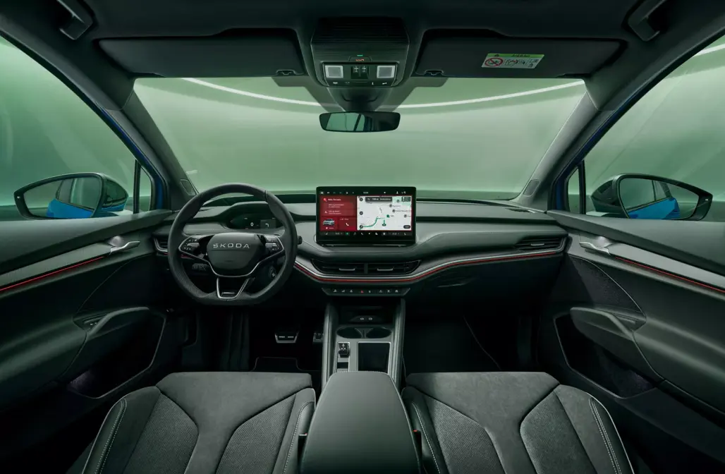 Skoda Enyaq Facelift का आधुनिक नवाचार और दमदार प्रदर्शन 3 2025 Skoda Enyaq facelift brings sleeker design, enhanced tech and more range - Driven Car Guide