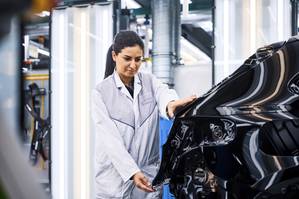 Mercedes Ramp Up Process Mercedes-Benz ramps up electric GLC production - Driven Car Guide