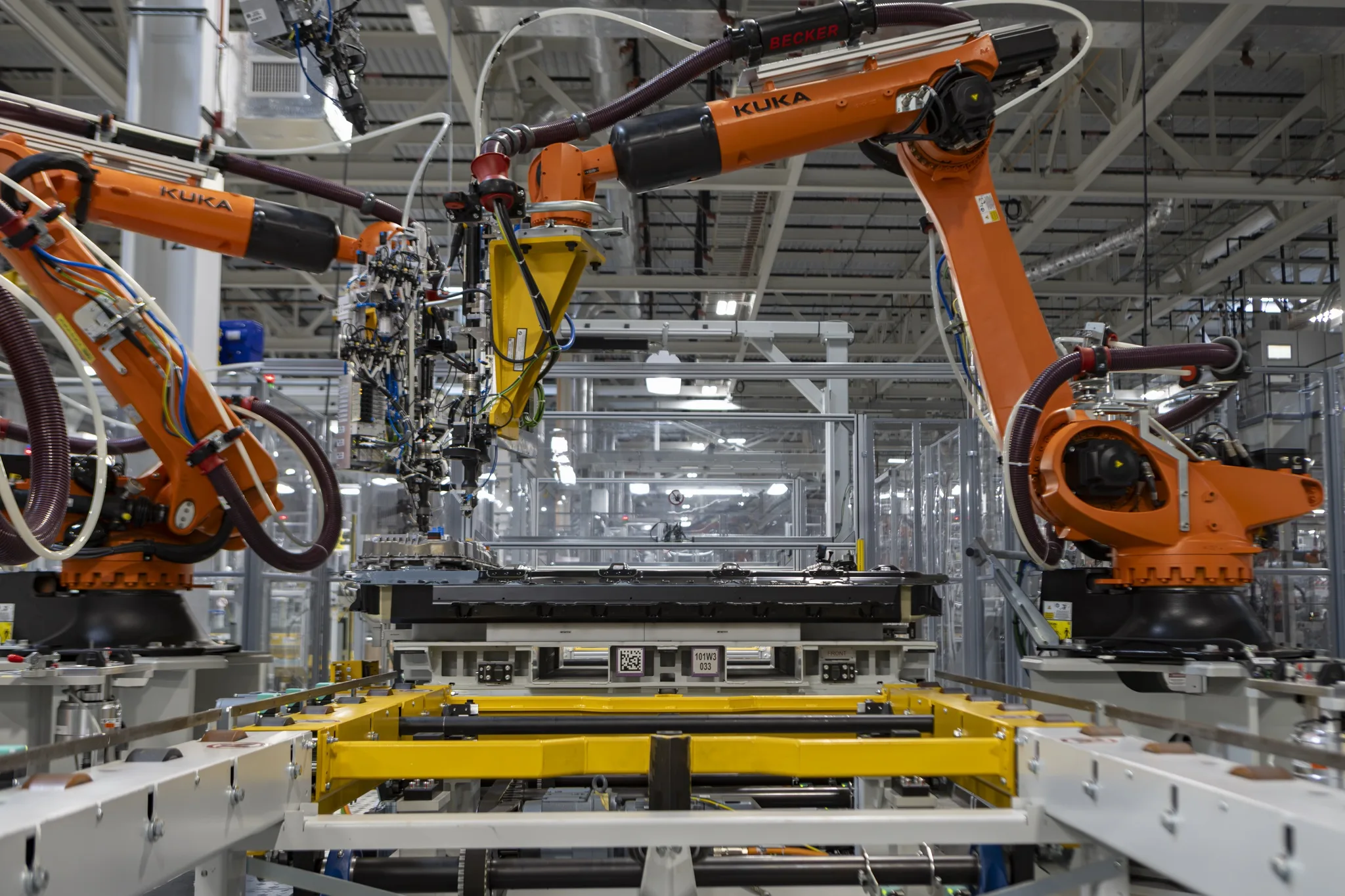 BMW's electric iX5 battery plant gears up with 250 robots - P90648229