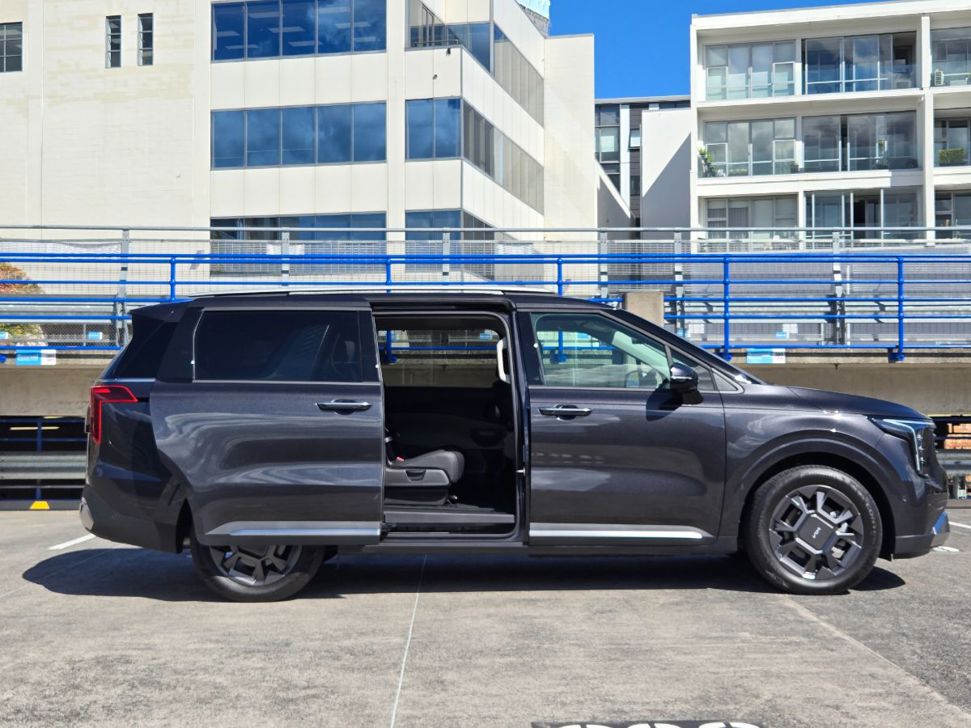 Kia Carnival Water hybrid.